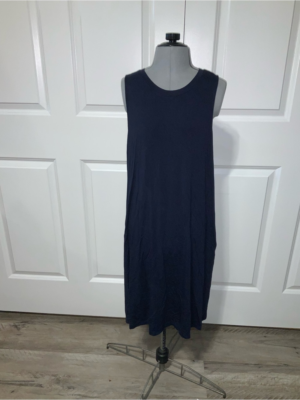 (Bin 20) Time & Tru, navy blue midi dress, Size M